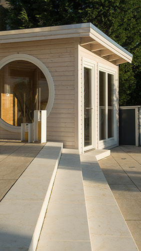 Exklusiver Garten – Materialmix