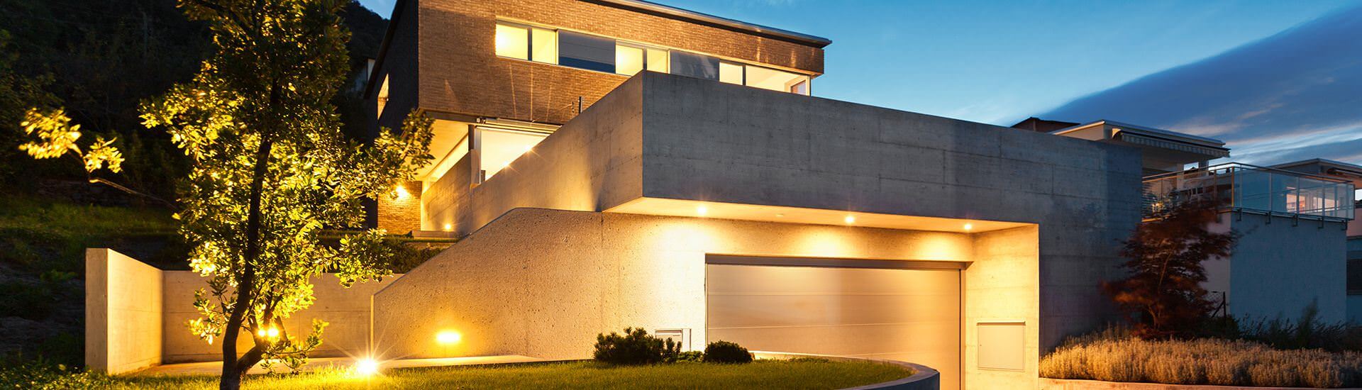 Premium Gartenbeleuchtung bei Nacht